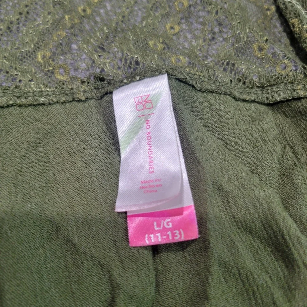 No Boundaries Vest Womens L Olive Green Lace Back Sharkbite Boho Layering NJ17T1